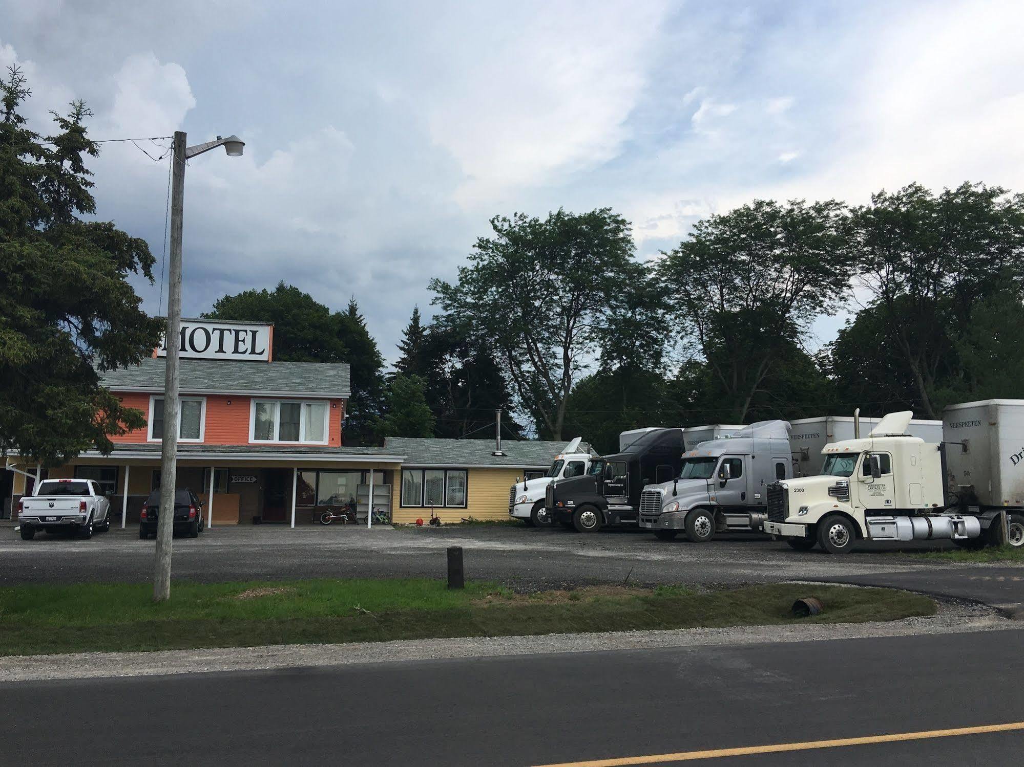 Knights Inn Cobourg Exterior foto